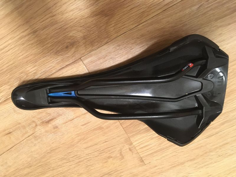 prodám sedlo Selle Italia X-LR Air Cross pánské S černé
