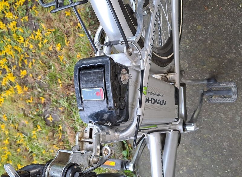 Starší elektrokolo Apache Elektronica