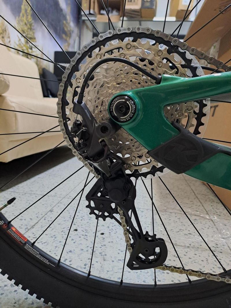 Karbonové celoodpružené XC kolo Kona Hei Hei, velikost XL