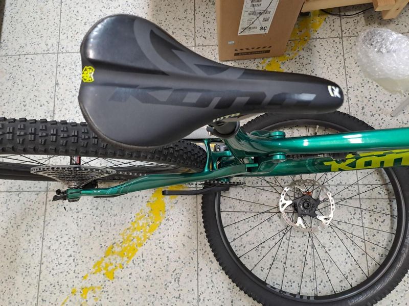 Karbonové celoodpružené XC kolo Kona Hei Hei, velikost XL