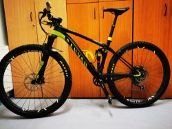 Canyon Lux CF 8.0 Pro Race