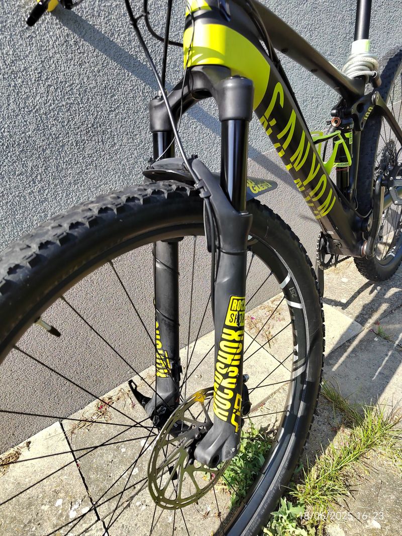 Canyon Lux CF 8.0 Pro Race