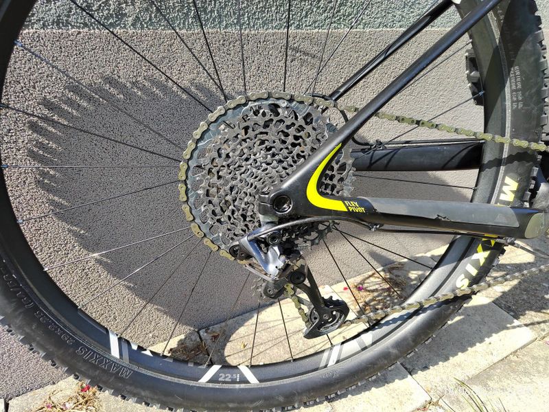 Canyon Lux CF 8.0 Pro Race