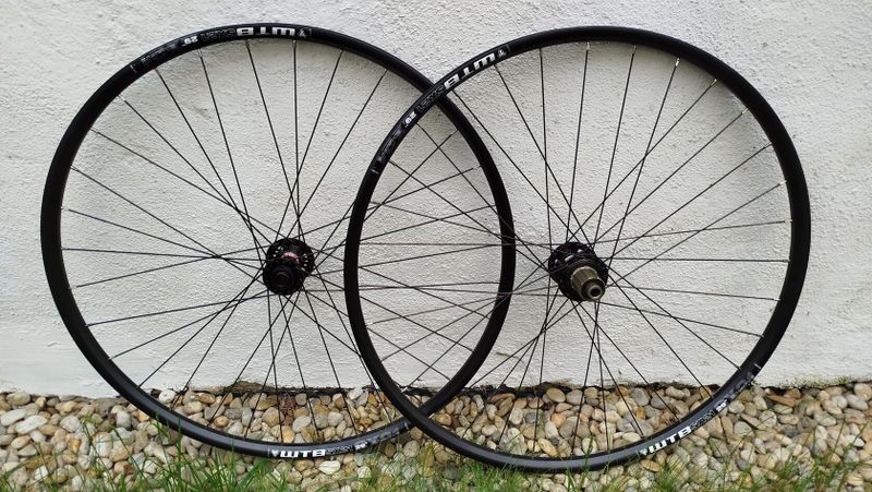 Zapletená kola WTB 29" + Novatec