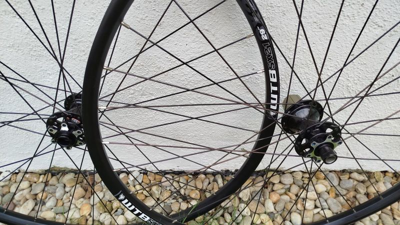 Zapletená kola WTB 29" + Novatec