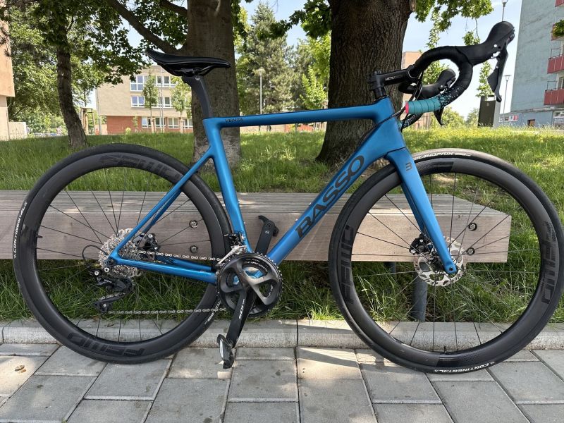 Basso Venta Disc s koly FFWD, Shimano 105