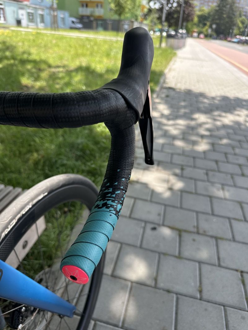 Basso Venta Disc s koly FFWD, Shimano 105