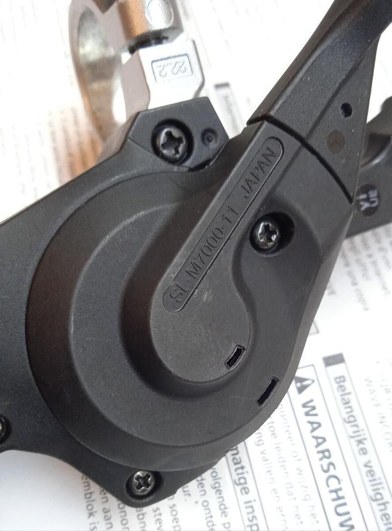 Pravá řadící páčka Shimano SLX SL-M7000, objimka, 11s