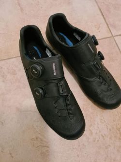 Silniční tretry Shimano SH-RC703