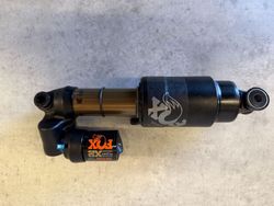 TLUMIČ FOX 2025 FLOAT X2 FACTORY S LOCKOUTEM