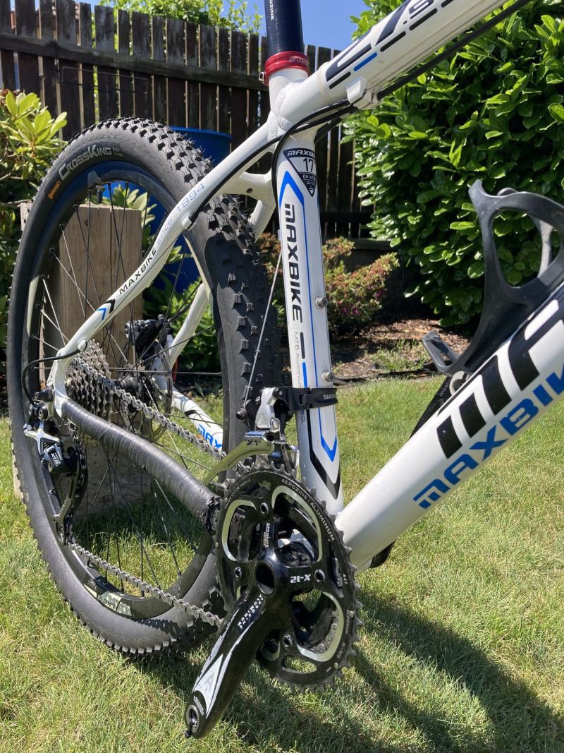 MAXBIKE M707, vel. 17", 27,5", 