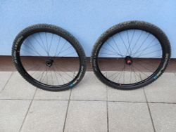 Zapletená kola Cannondale Lefty 29 