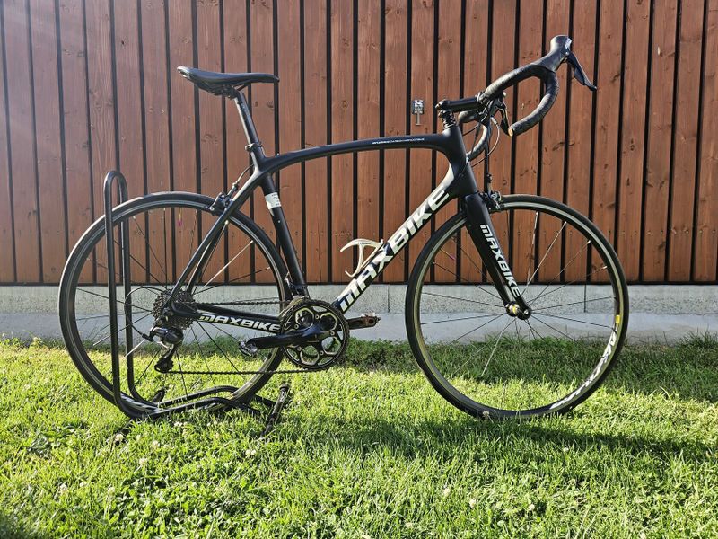 Karbonové silniční kolo Max Bike-velikost 57