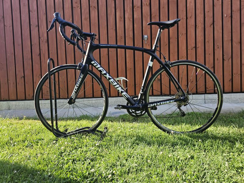 Karbonové silniční kolo Max Bike-velikost 57