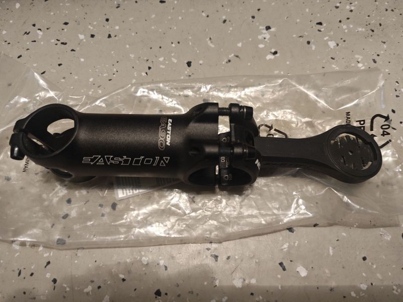 Představec Easton EA90 včetně držáku garmin