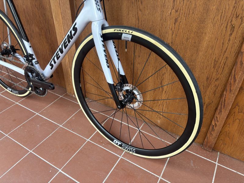 STEVENS COMET DISC - karbonový speciál - SHIMANO ULTEGRA 2 x 11 - vel. 60 cm - NOVÉ