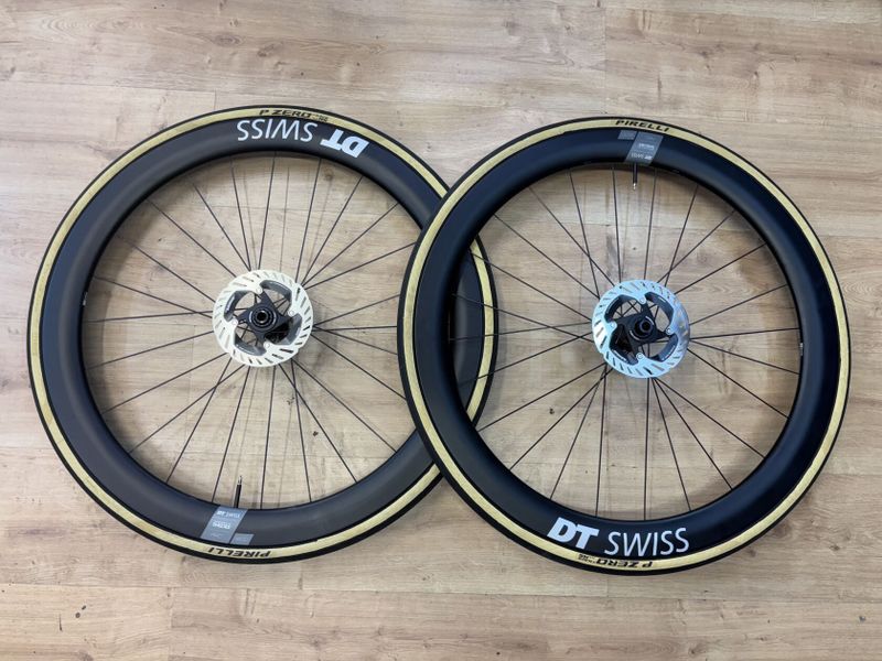 DT SWISS ARC 1600 DB 50 mm + KOTOUČE 140 mm DURA-ACE + PIRELII P ZERO RACE - NOVÉ