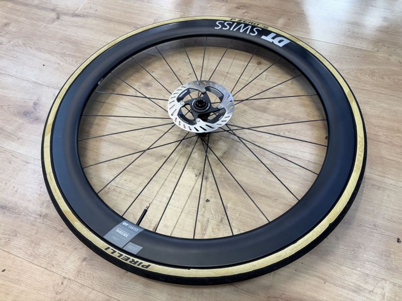 DT SWISS ARC 1600 DB 50 mm + KOTOUČE 140 mm DURA-ACE + PIRELII P ZERO RACE - NOVÉ