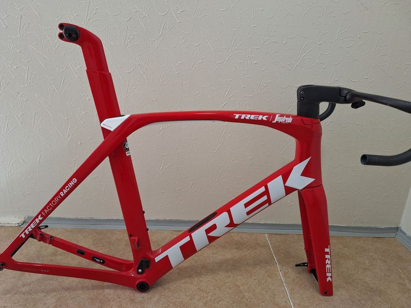 Trek Madone SLR Project One (téměř nejetý)