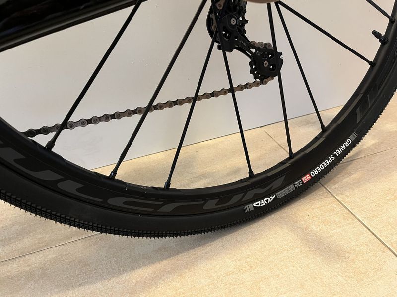 Colnago Gravel Prestige Keramicka loziska, Tubeless
