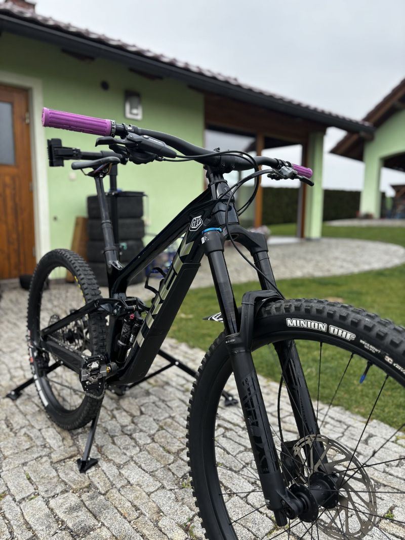 Trek slash 9.7