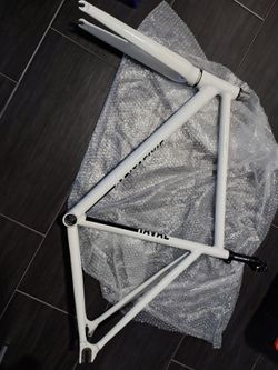 Santafixie Raval rám 