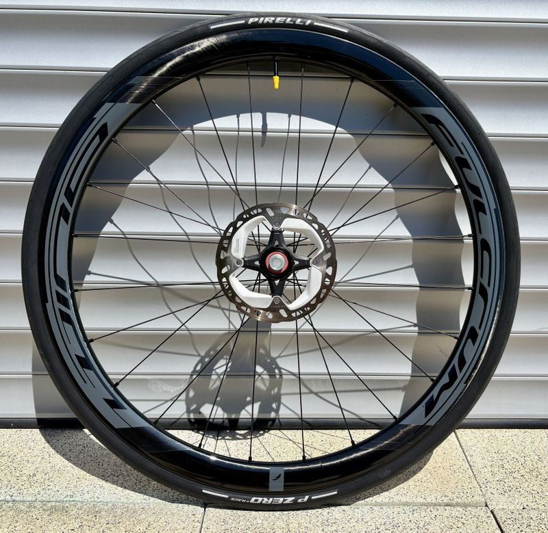 Zapletená kola Fulcrum wind 40