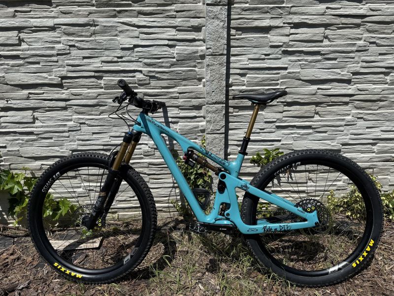 YETI SB 130 TURQ, kompletně v karbonu, 170-182 cm, skvělý stav!