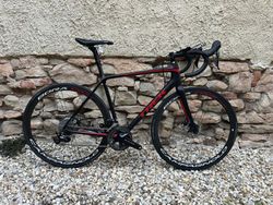 Trek Émonda SL 5 Disc, karbová kola Campagnolo Bora One – velikost 56 