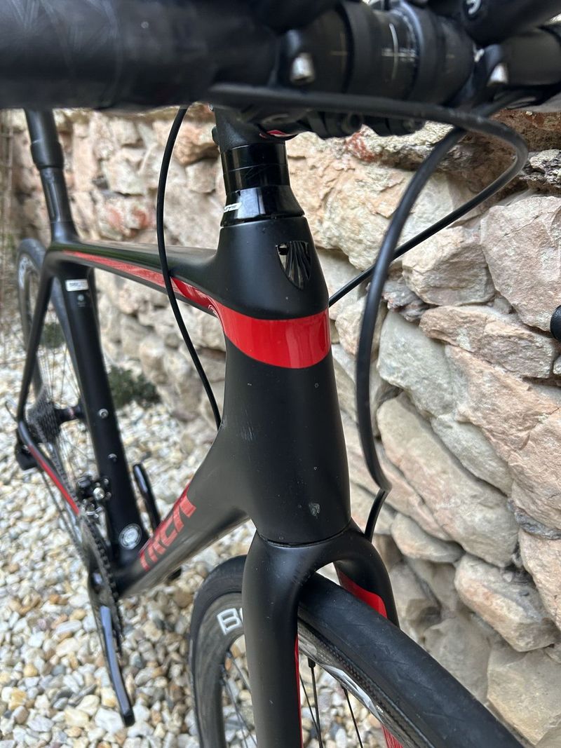 Trek Émonda SL 5 Disc, karbová kola Campagnolo Bora One – velikost 56 
