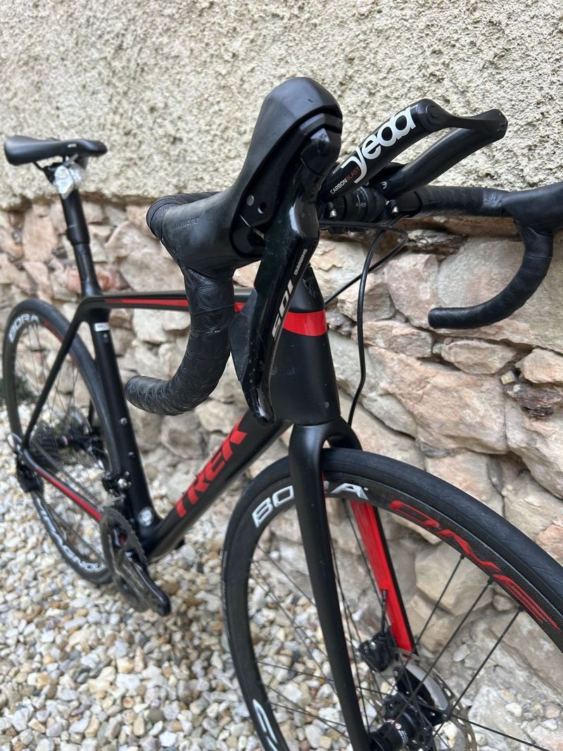 Trek Émonda SL 5 Disc, karbová kola Campagnolo Bora One – velikost 56 