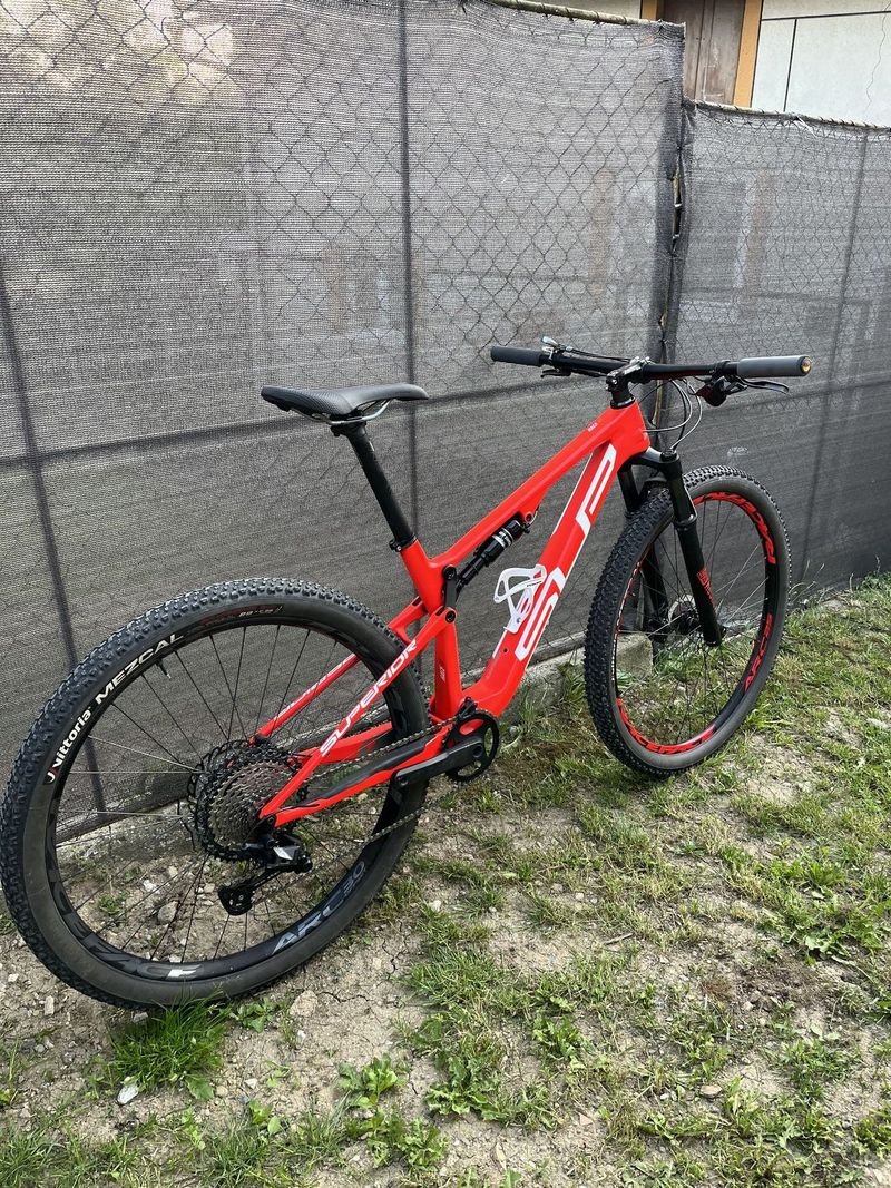 Superior XF 929 TR