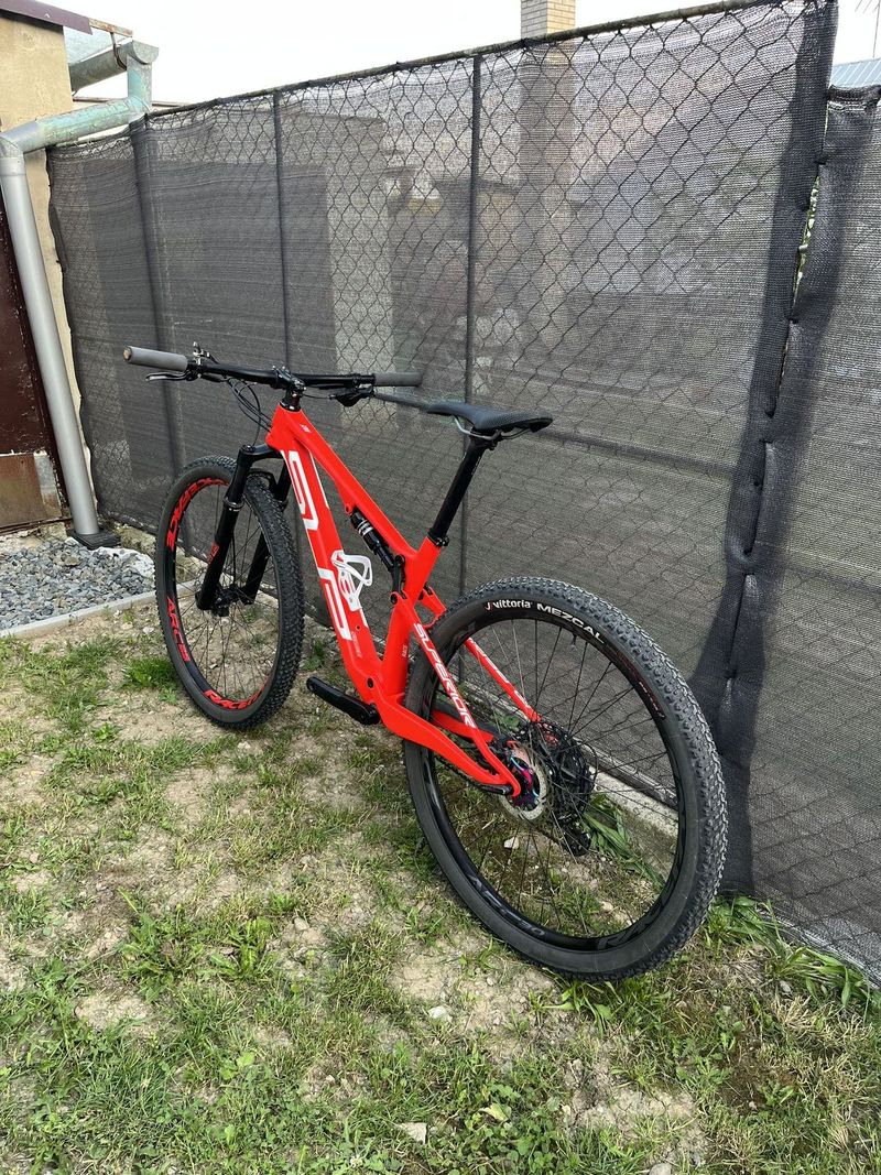 Superior XF 929 TR