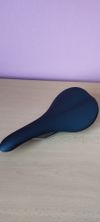 Sedlo Fabric Scoop Shalow Elite