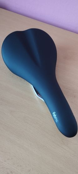 Sedlo Fabric Scoop Shalow Elite