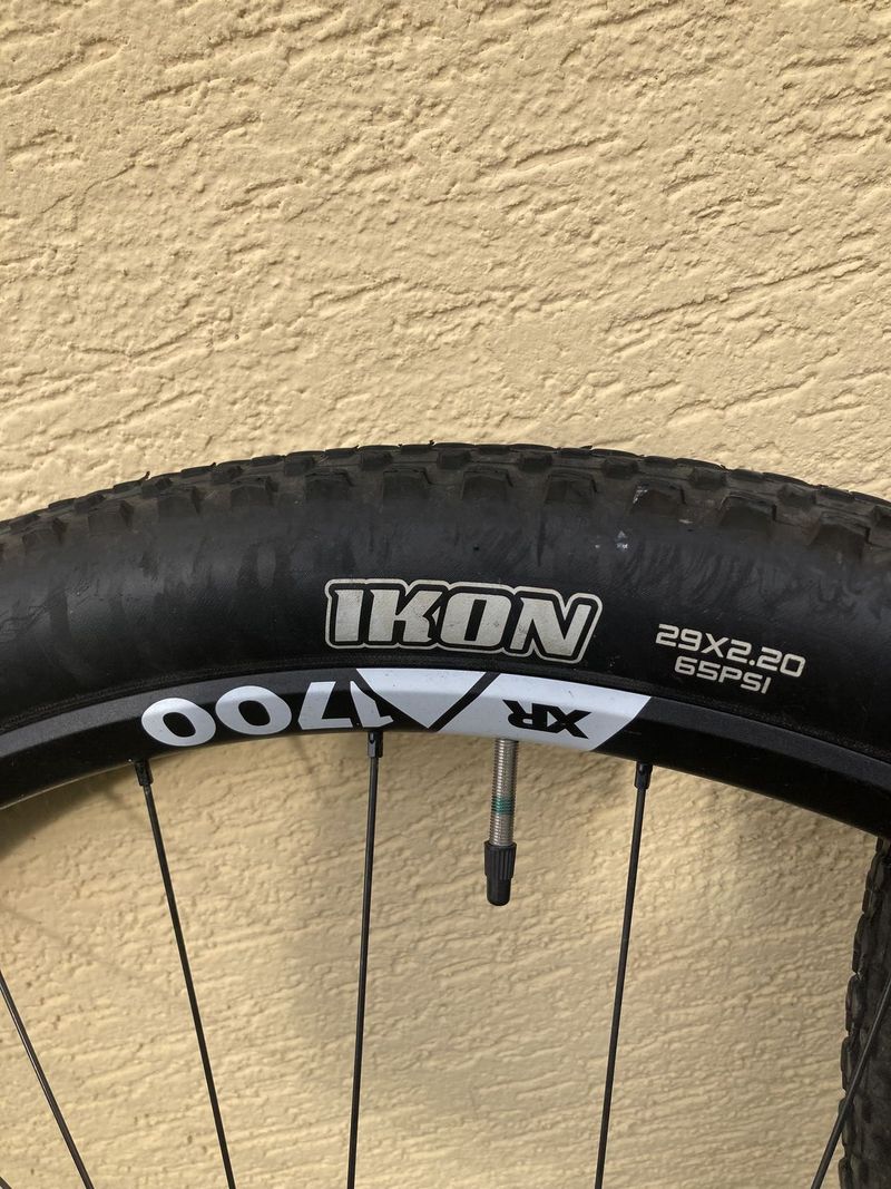 DT SWISS XR 1700 - 12 sp