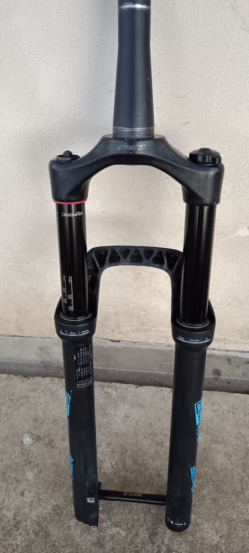 Vidlice Rock Shox Sector RL air, 15x110mm, tapered, 130mm