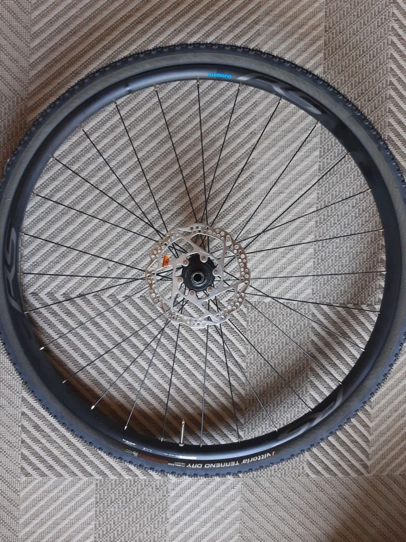 Zapletená kola shimano