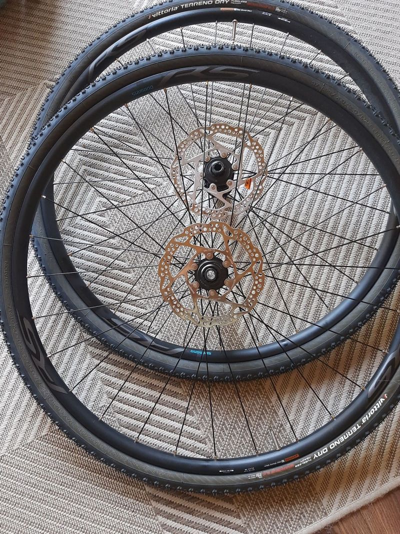 Zapletená kola shimano