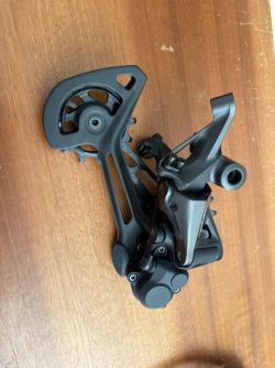 Prodám přehazovačku SHIMANO XT RD-M8100 SGS 