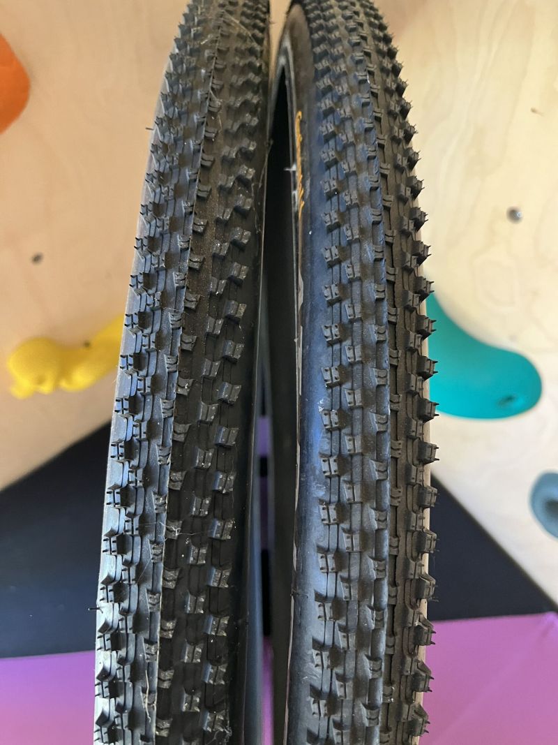 Plášť CONTINENTAL AT Ride 700x42c, drát /NOVÉ/ 2KS