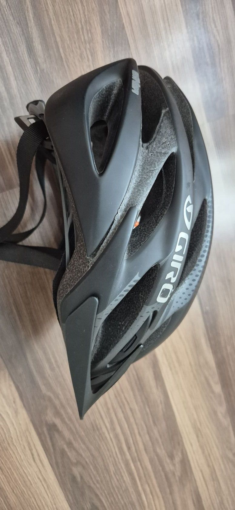 Helma Giro Athlon Černá 