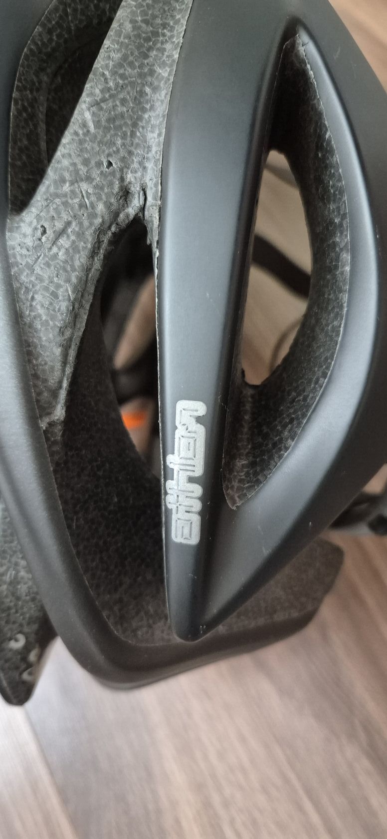 Helma Giro Athlon Černá 