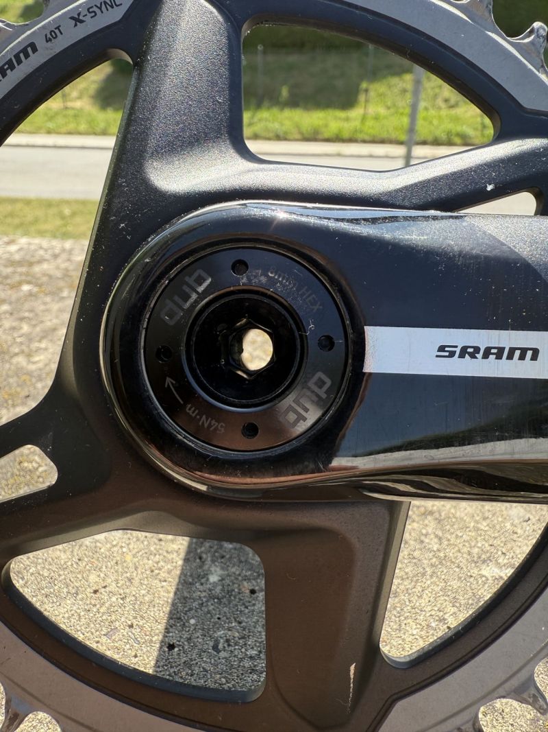 SRAM Force Wide DUB kliky 170 mm 40T + voskovaný T-Type řetěz – skvělý stav