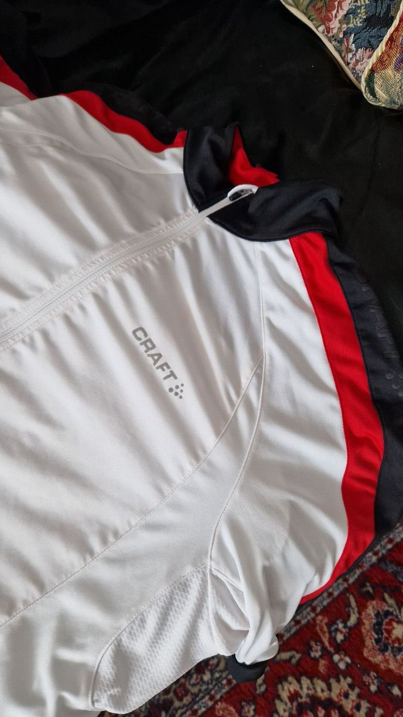 Craft XXL, dres, bonus k němu zdarma Kalas.