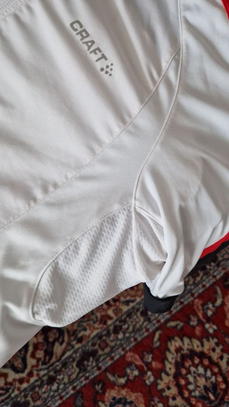 Craft XXL, dres, bonus k němu zdarma Kalas.