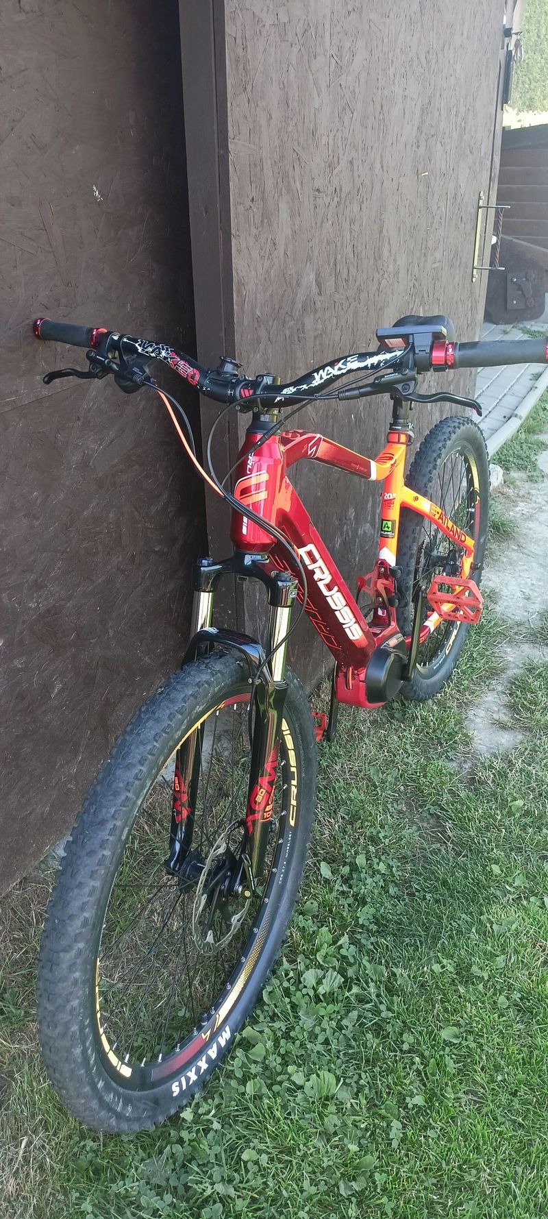 Crussis E-Atland 7.6