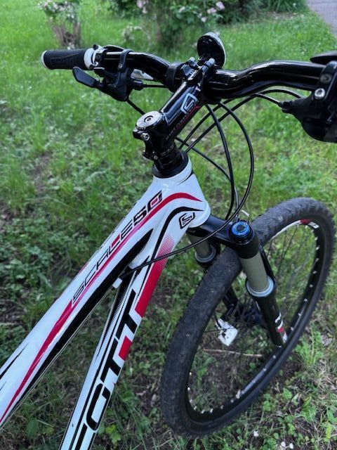 Scott scale 50, 26", rám XS