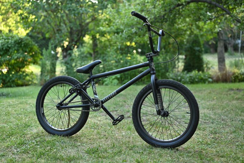 Freestyle BMX kolo - FLY BIKES Electron 20.5" RHD - Flat Black