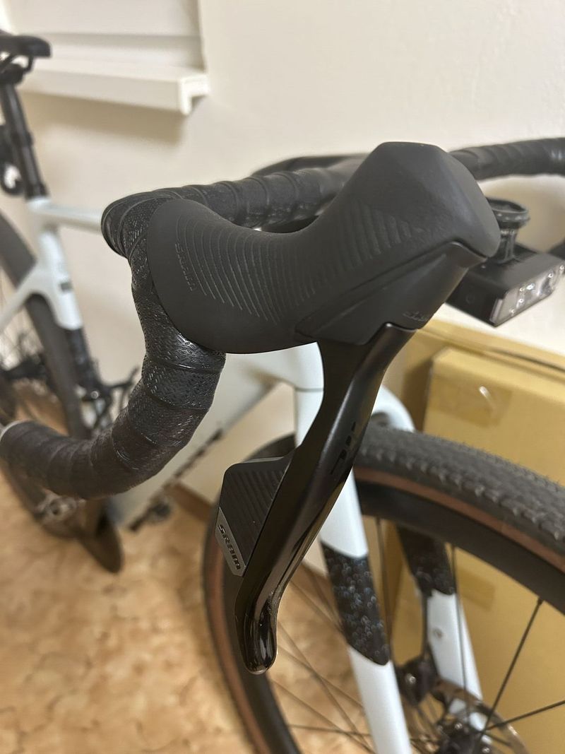 Gravel bezdrátová sada SRAM Rival AXS 2x12 